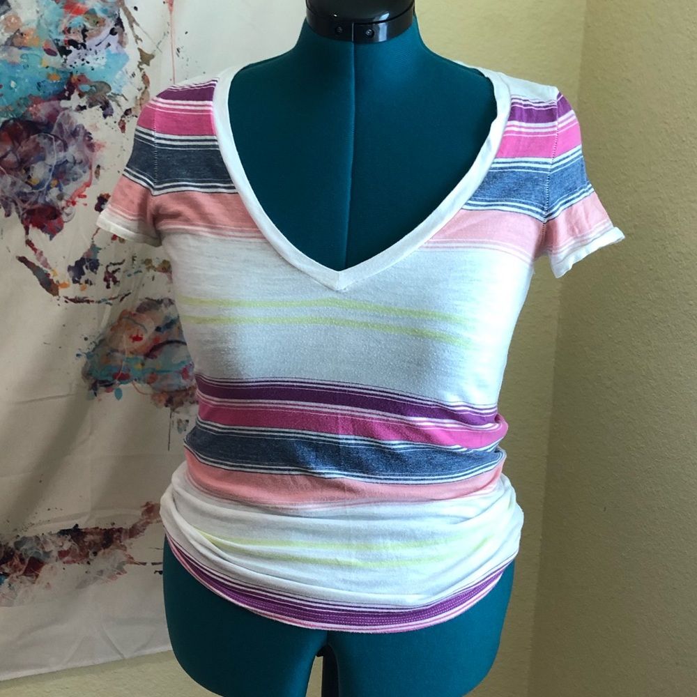 American Eagle V-neck